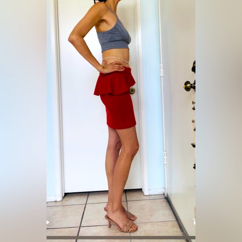 ♥️ CANDIE’S Red Peplum Ruffle mini skirt- Medium